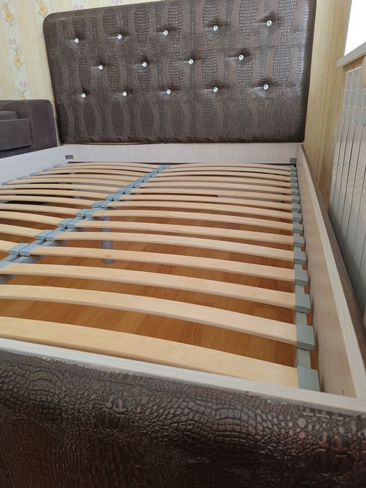 Кровать двуспальная