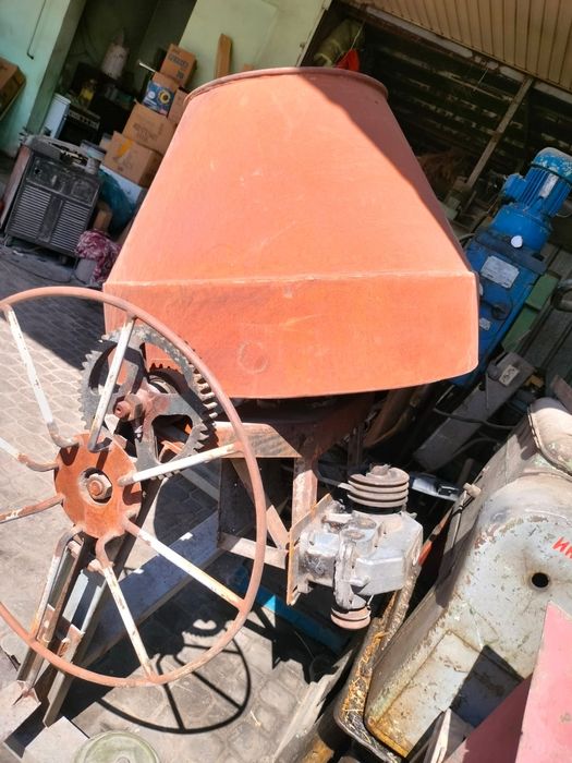 Продам  бетономешалку новая