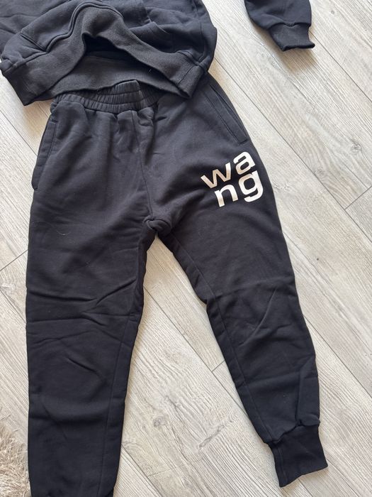 Дамски екипи Wang