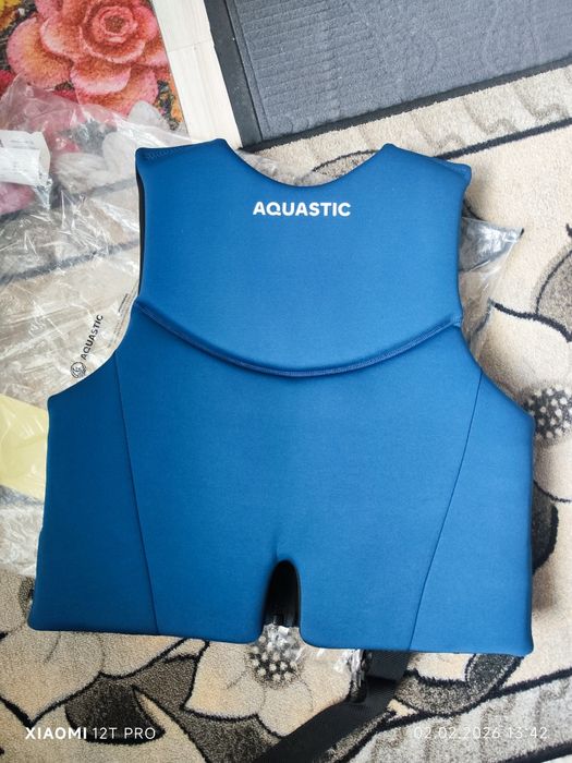 Спасителна жилетка за водни спортове