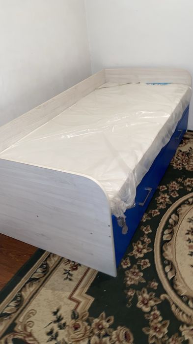 Продаю детский мебель комплект!