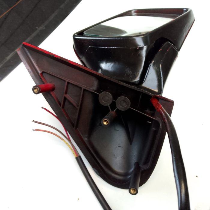 Боковое зеркало электрическое