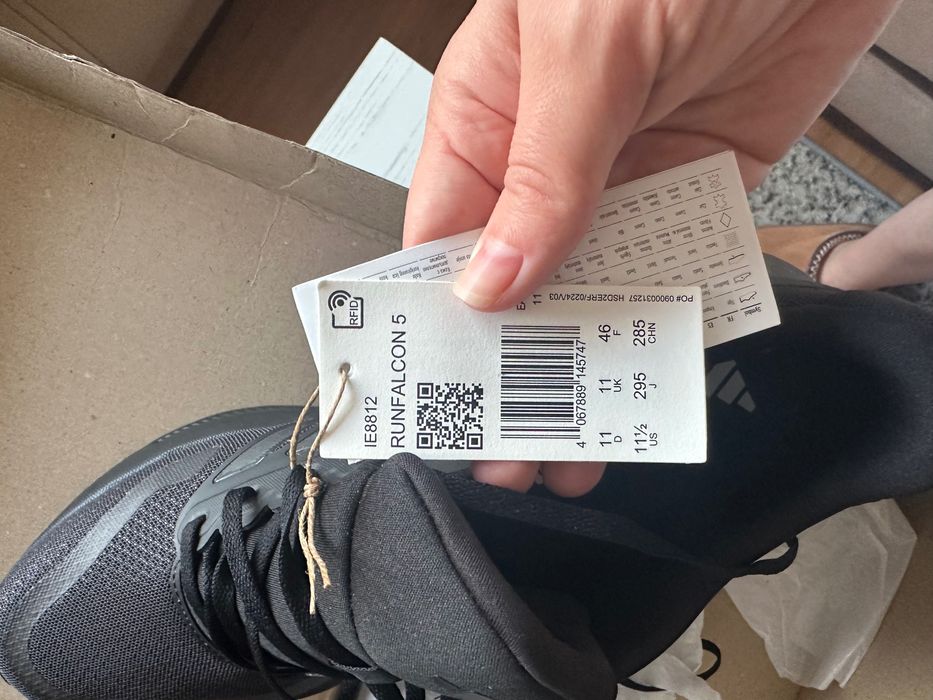 Adidas маратонки чисто нови