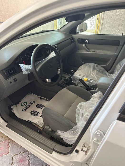 Lacetti Gentra sotiladi