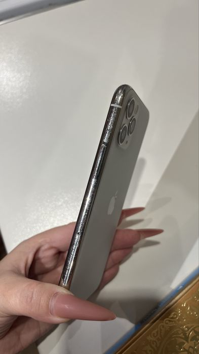 iPhon 11 pro,б/у