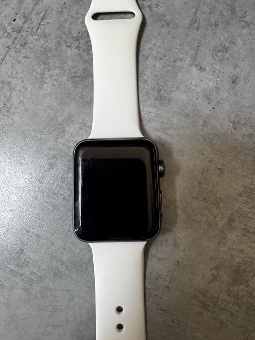 Apple Watch Series 3 (42 мм)