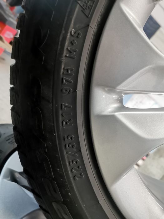 vand jante originale Bmw X1,X2 pe 17” cu anvelope de iarnă