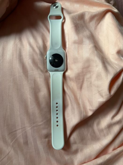 Продам apple watch SE 44 мм