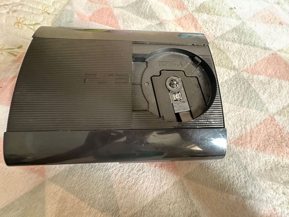 Продам playstation 3 super slim