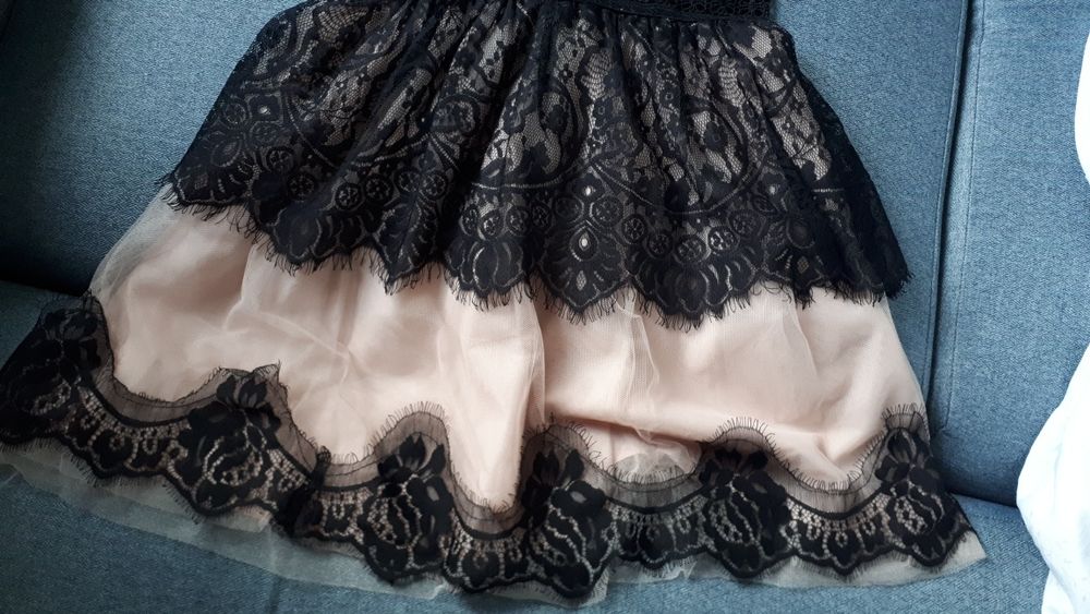 Стильное платье  на девочку