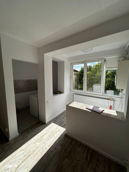 Garsoniera, 27 mp utili, etaj 4 din 10, Zona  Independentei