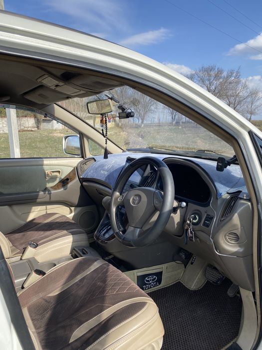 Toyota Harrier, автомобиль