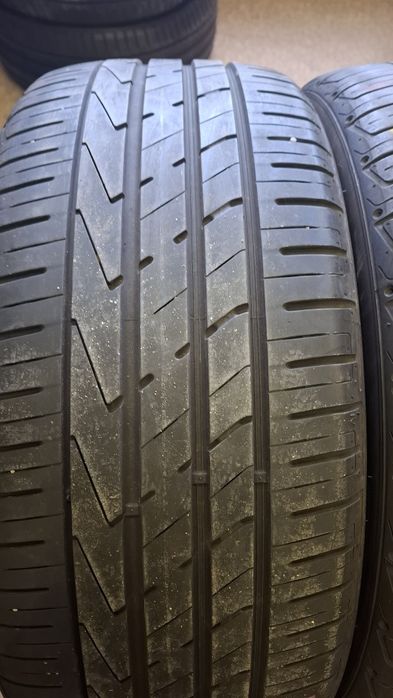 2бр летни гуми Hankook 235 50 19