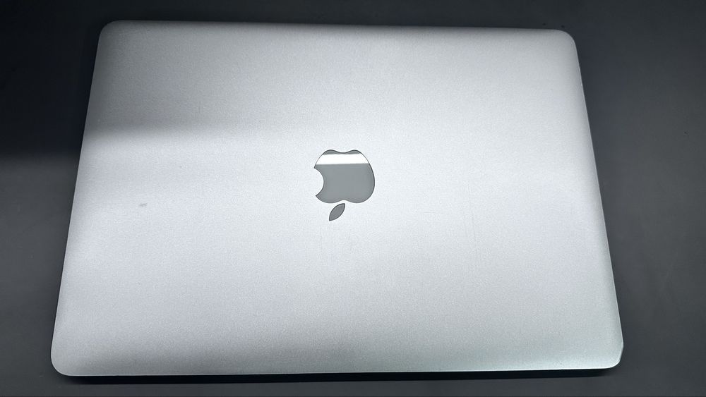 Macbook Air 6.2 Mid 2013 A1466 i5 1.3Ghz 4GB RAM 250gb ssd 1,5gb video