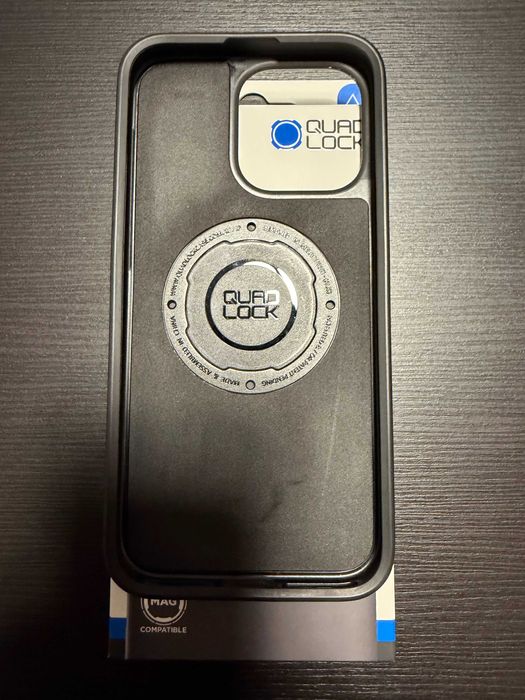 Husa QuadLock pentru iPhone 15 Pro Max
