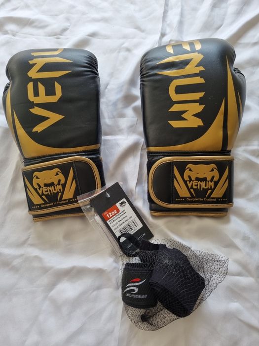 Новые боксёрские перчатки бренд VENUM