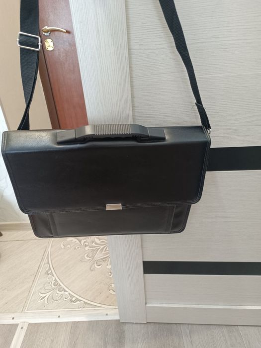 Сумки новые -3 шт  (кожаные-1)