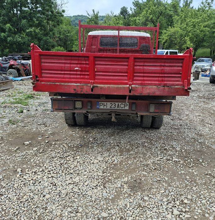 Mitsubishi Canter.
