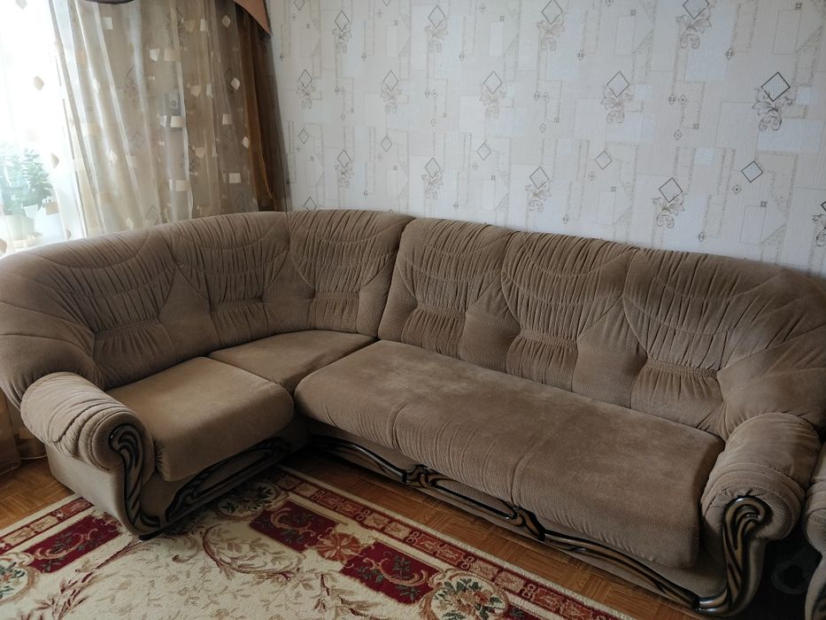 Продам диван угловой