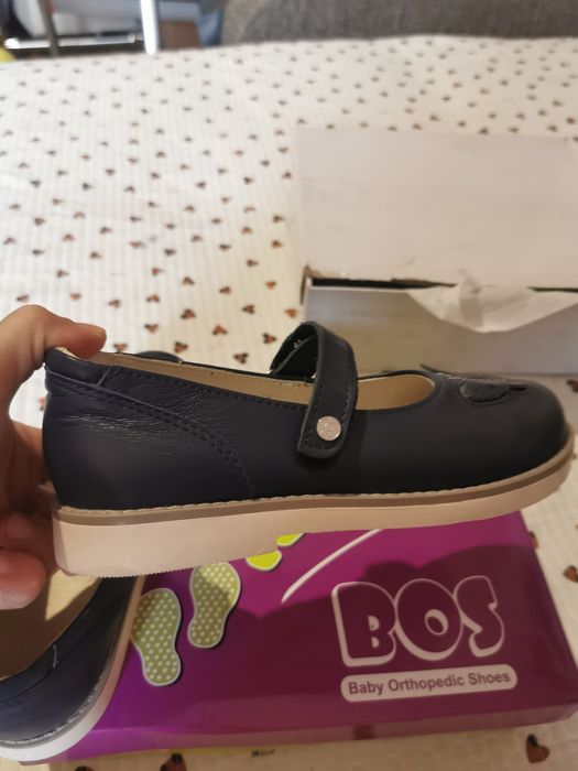 Продам детские туфли