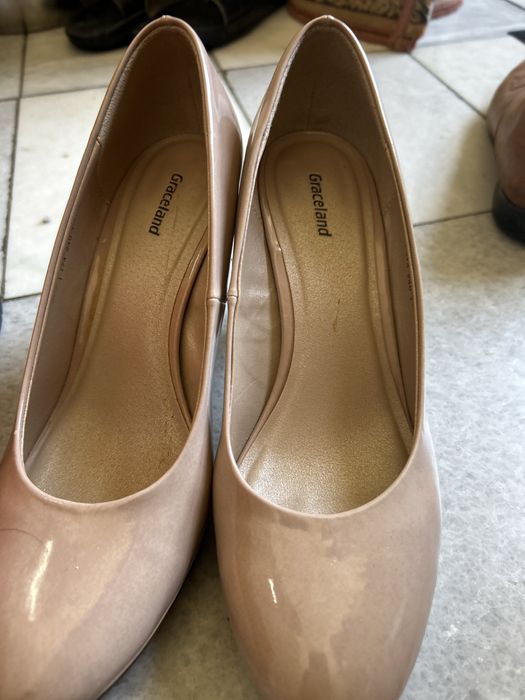 Дамски обувки на ток лачени