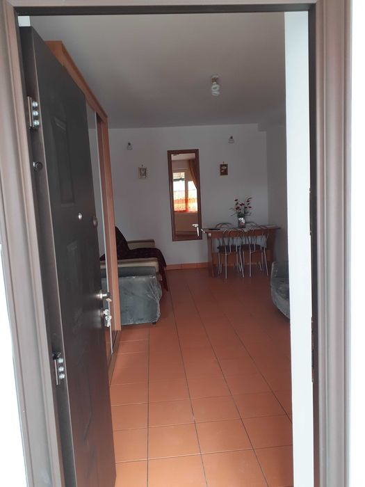 Inchiriez apartament cu 2 camere