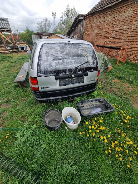 Opel astra avariat
