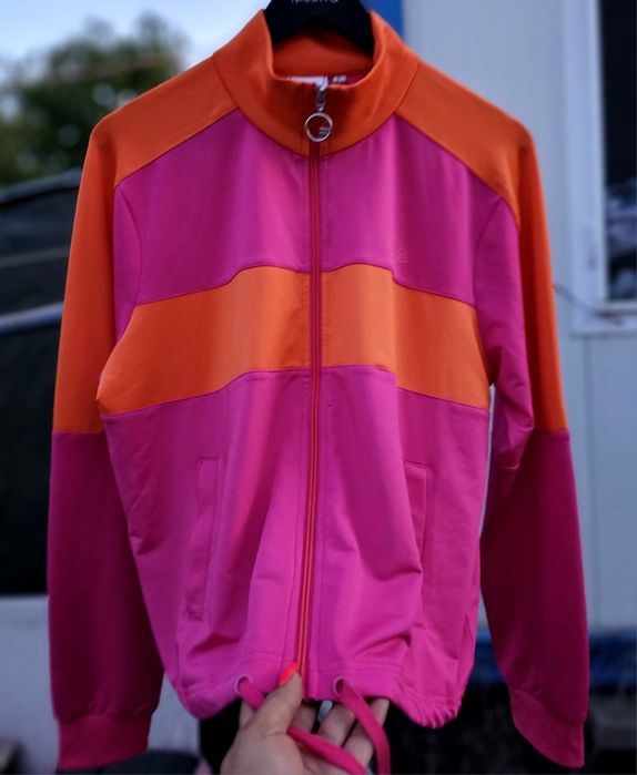 Fila дамска оригинална горница уникални наситени цветове Л размер