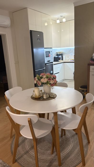 Кухненска маса JEGIND Ø105 бяло и  4 стола Кухненски стол JEGIND бял