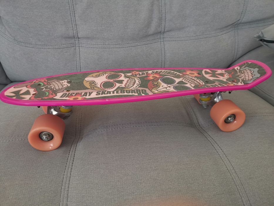 Skateboard Display nou