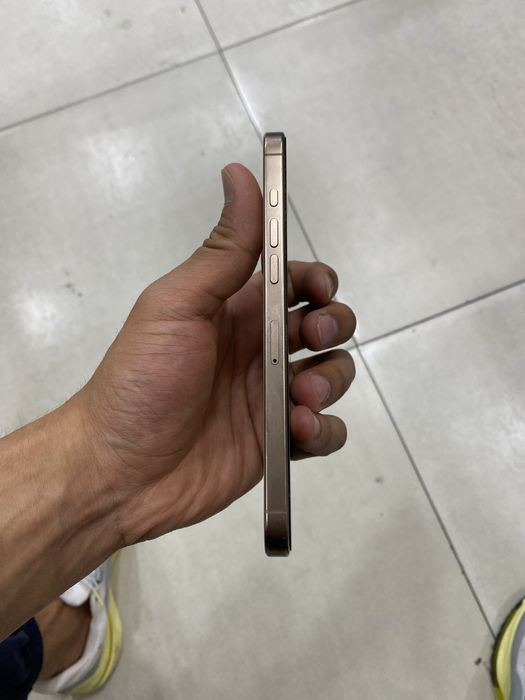 Iphone 16 pro max Desert