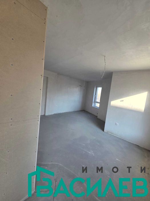 Продава се Тристаен апартамент в София, Център - 76 кв.м за 1423 €/кв.м - Снимка #2