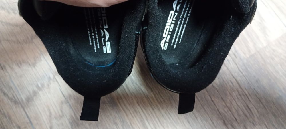 Adidas original маратонки