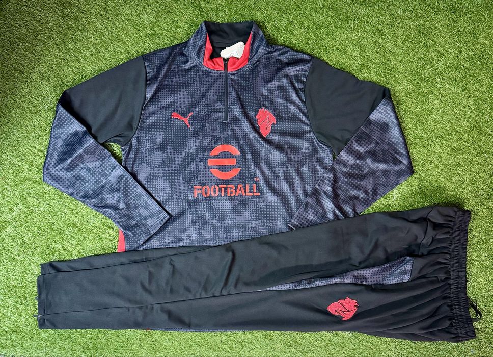 Спортен екип на Милан