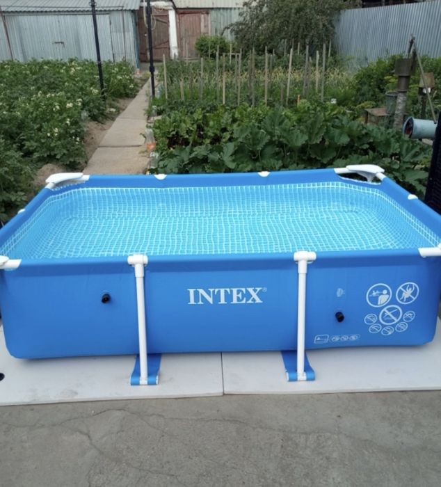 Каркасный бассейн intex
