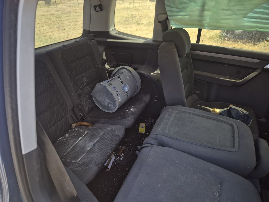 Продавам на части