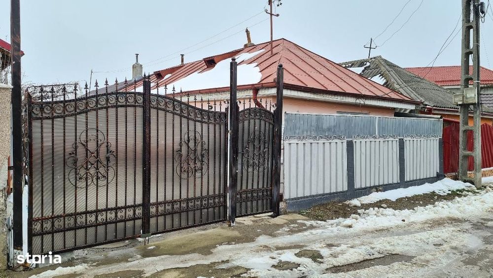 Casa in municipiul Adjud strada Albinei