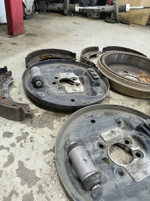 Запчасти на Поло 2015г. седан.