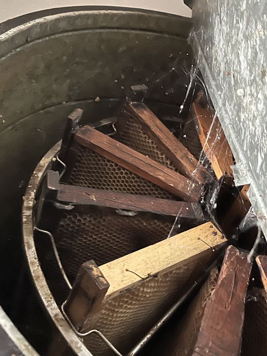 Центруфуга за мед