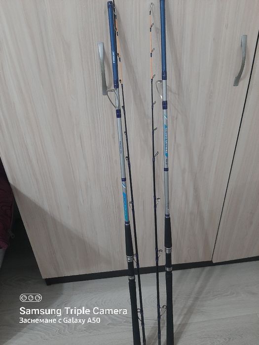 Продавам мултипликатор и пръчки за тролинг