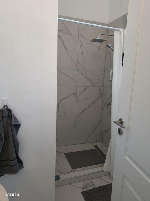 Apartament in zona centrala,finisat (cladire istorica ),mobilat,cu par