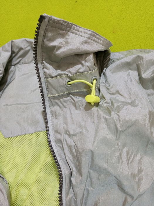 Ветровка 50-52 р. и кеды 40 р.