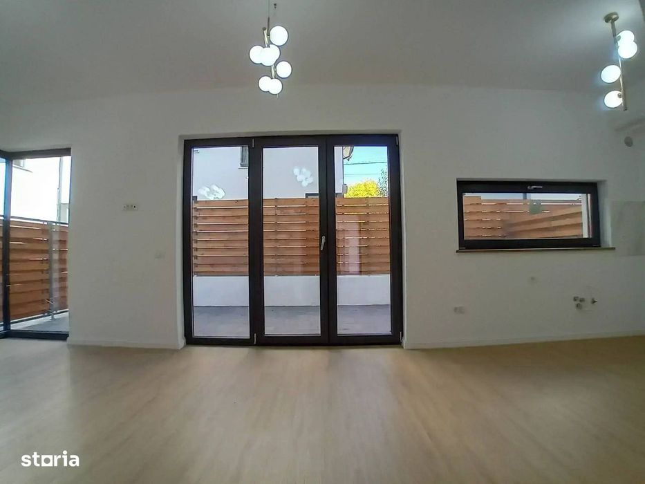 De Vânzare Casa Sisești 2 Cocosi!!