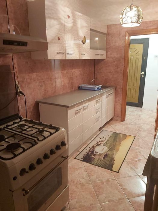 Inchiriez apartament