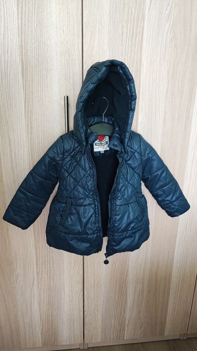 Зимно яке момиче, 92