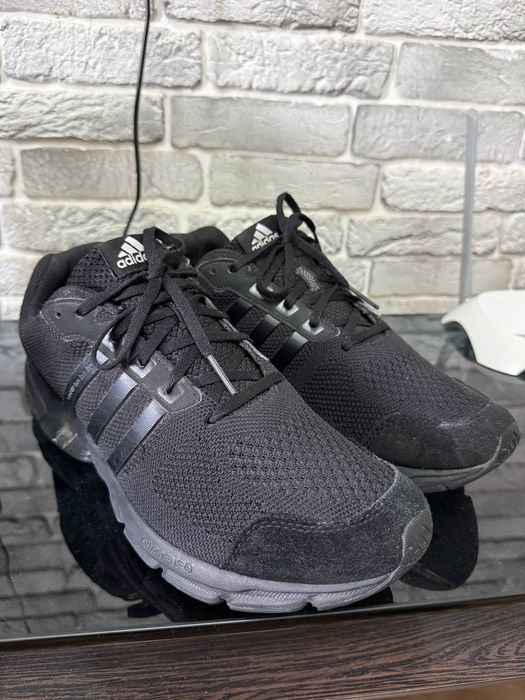 Оригинальные кроссовки adidas