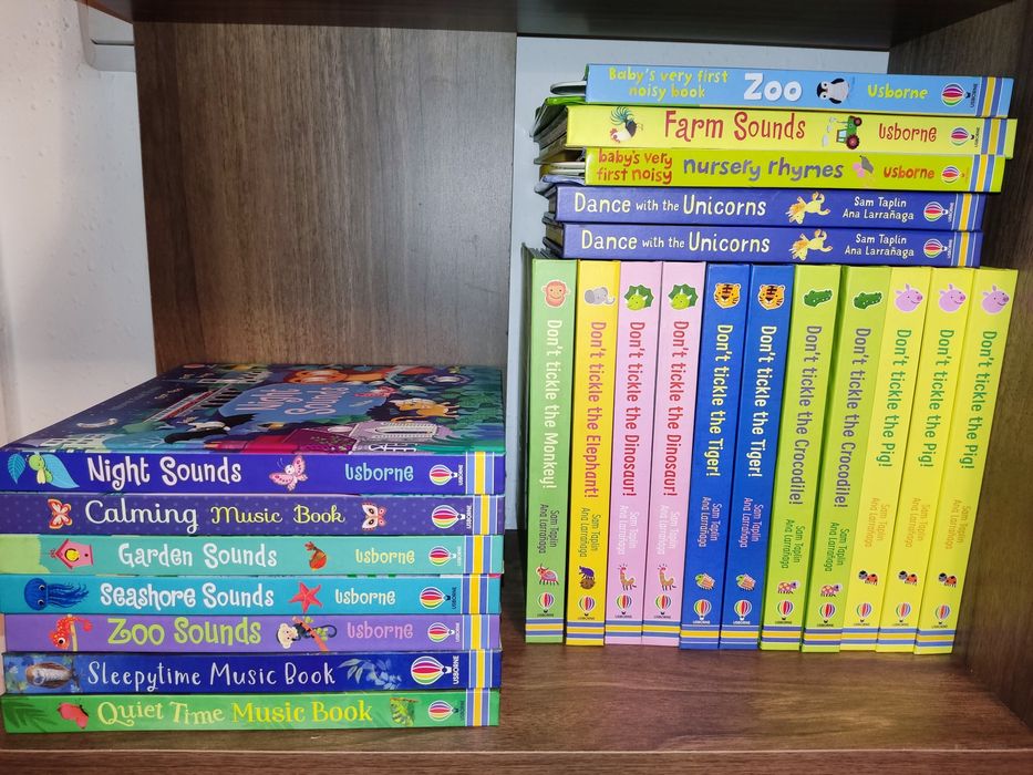 Vând carti interactive Usborne (cu muzica, lumini etc)