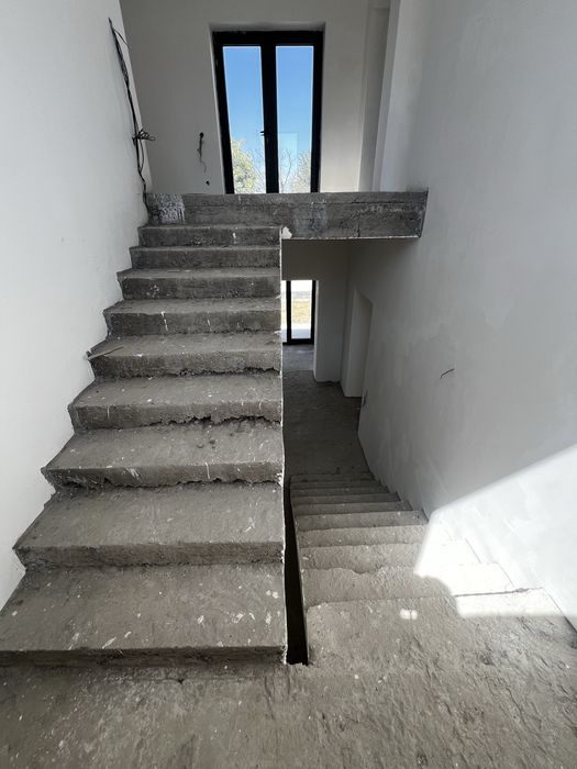 2.8сот 240м2 ТТЗ Дурмень 4 санузла 5 комнат