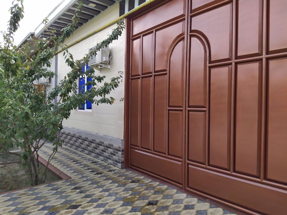 Guliston 3, 6 sotixli hovli sotiladi