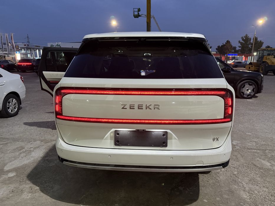 Zeekr 9x Ultra gibrid